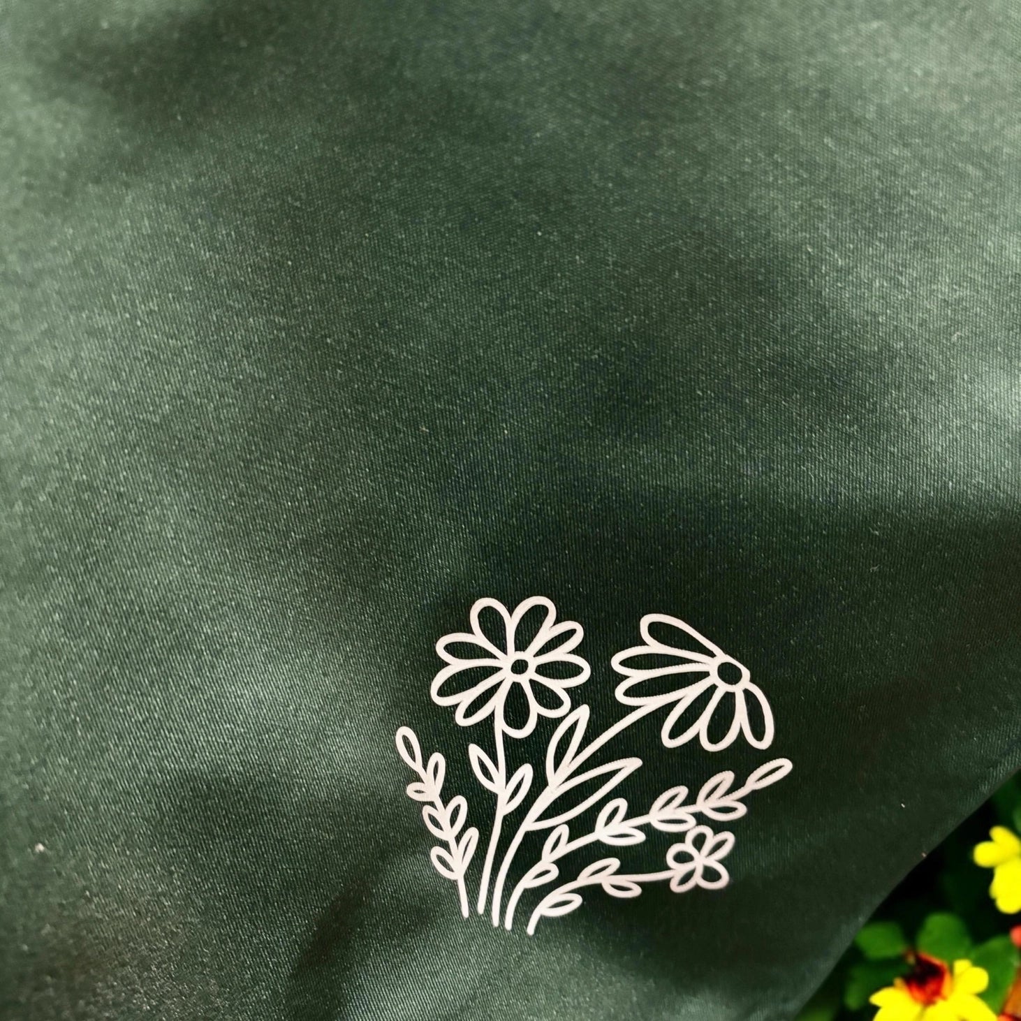 Fuschia Designs Shop - Garden Apron with Pockets Green with Charming Design Choices