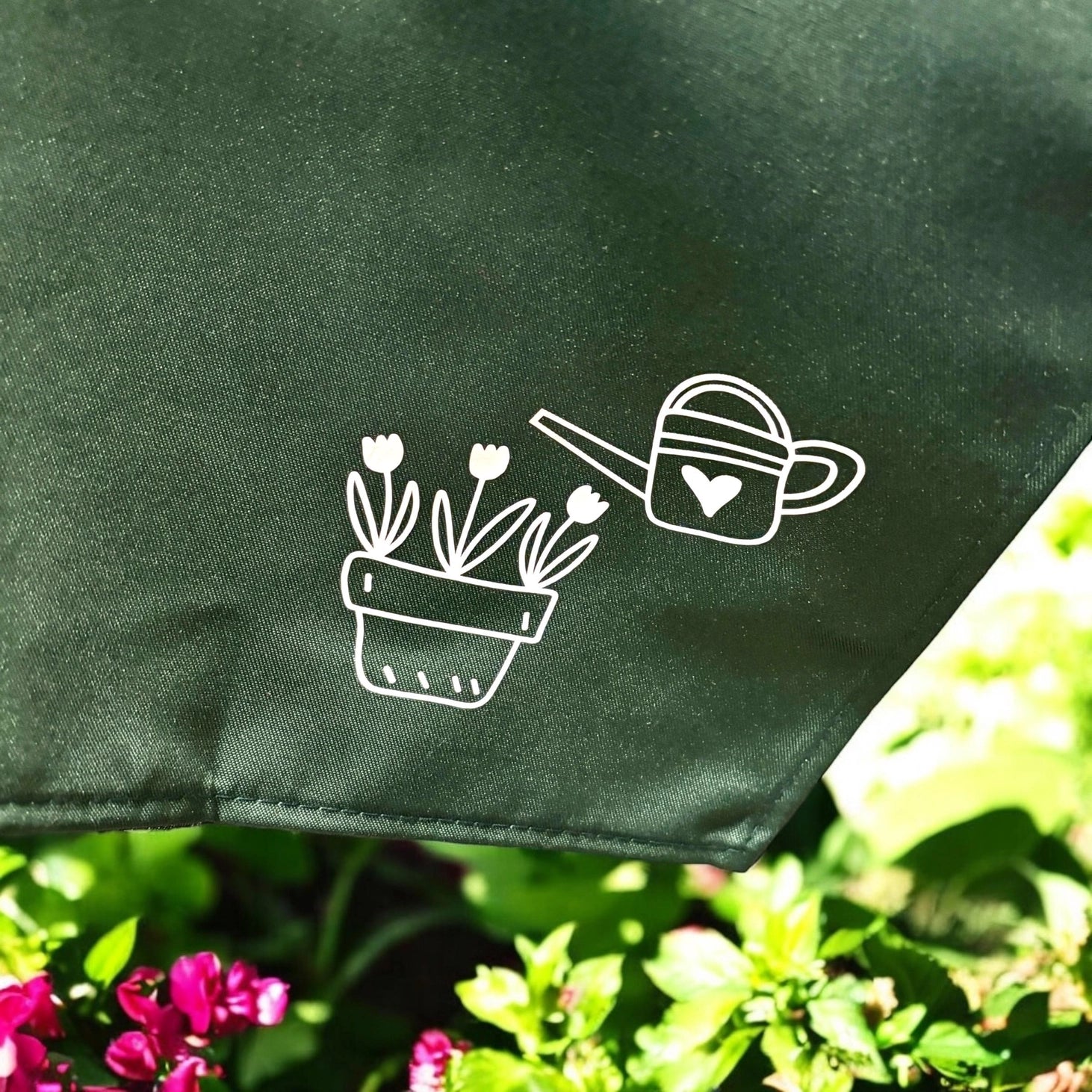 Fuschia Designs Shop - Garden Apron with Pockets Green with Charming Design Choices